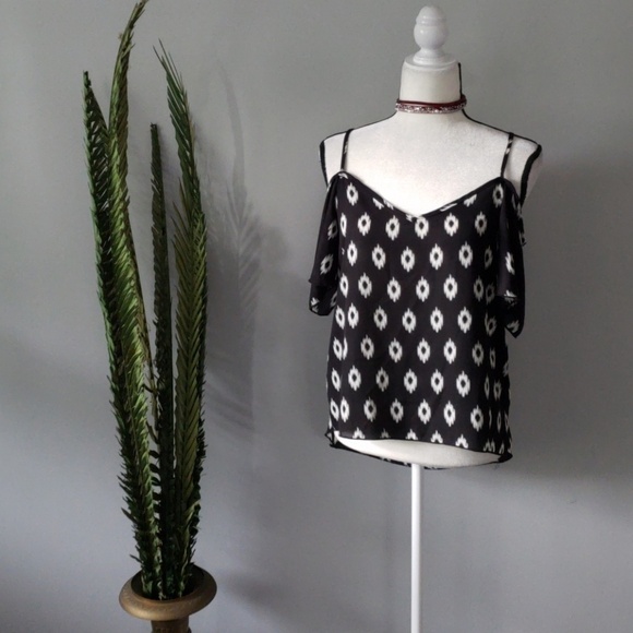 About A Girl black patterned cold shoulder tank - Picture 1 of 2